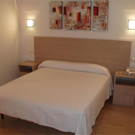 Hostal Francisco Salinas Burgos Room photo