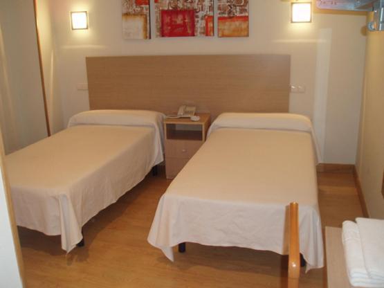 Hostal Francisco Salinas Burgos Room photo